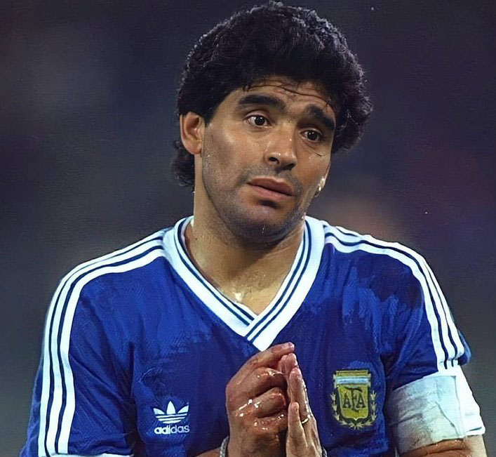 non esiste un giocatore che ti vince le partite da solo a meno che quel calciatore, non si chiami Diego Armando Maradona.